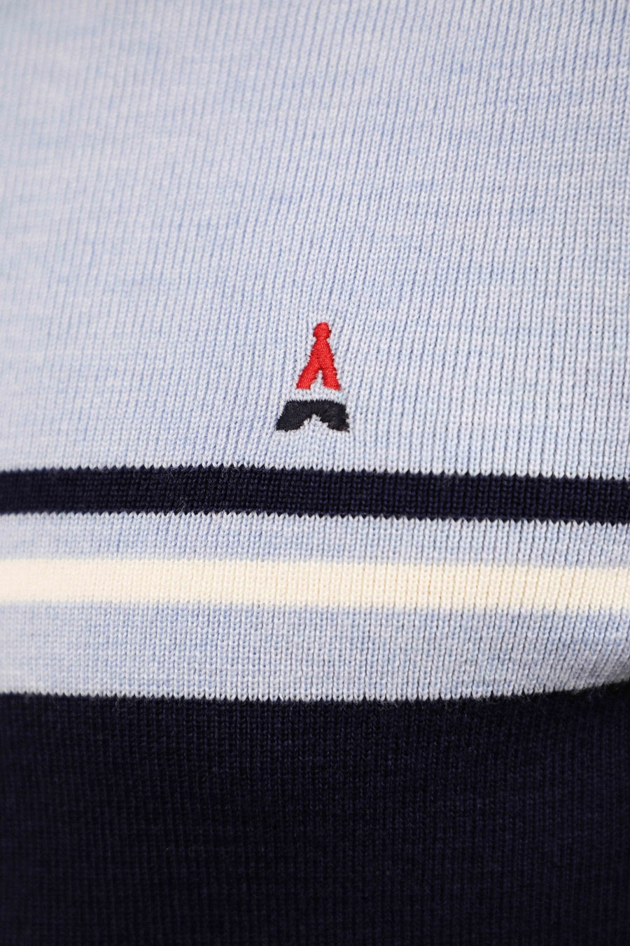 pull avec logo brodé