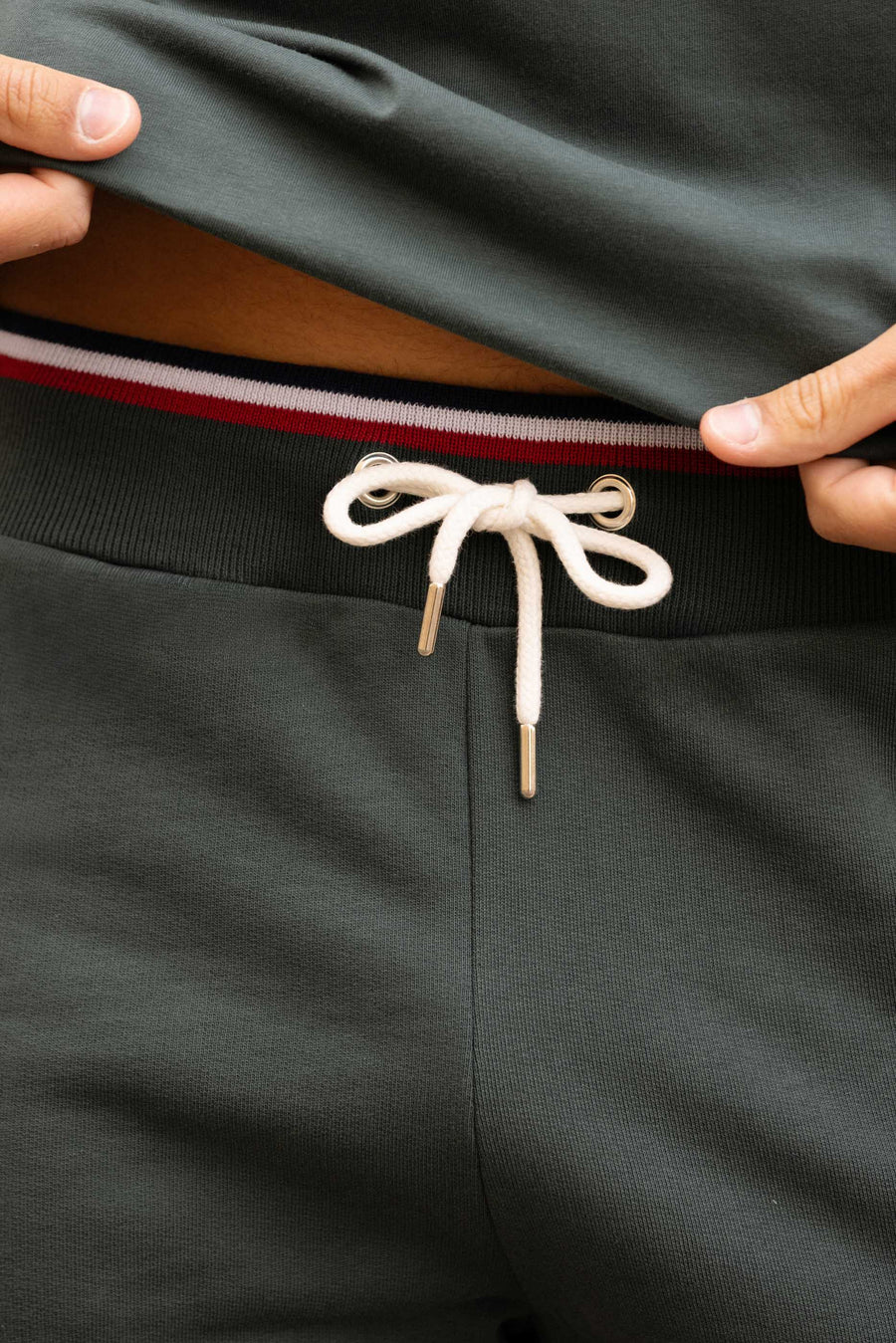 short_homme_vert_coton_bio_maison_ft_1