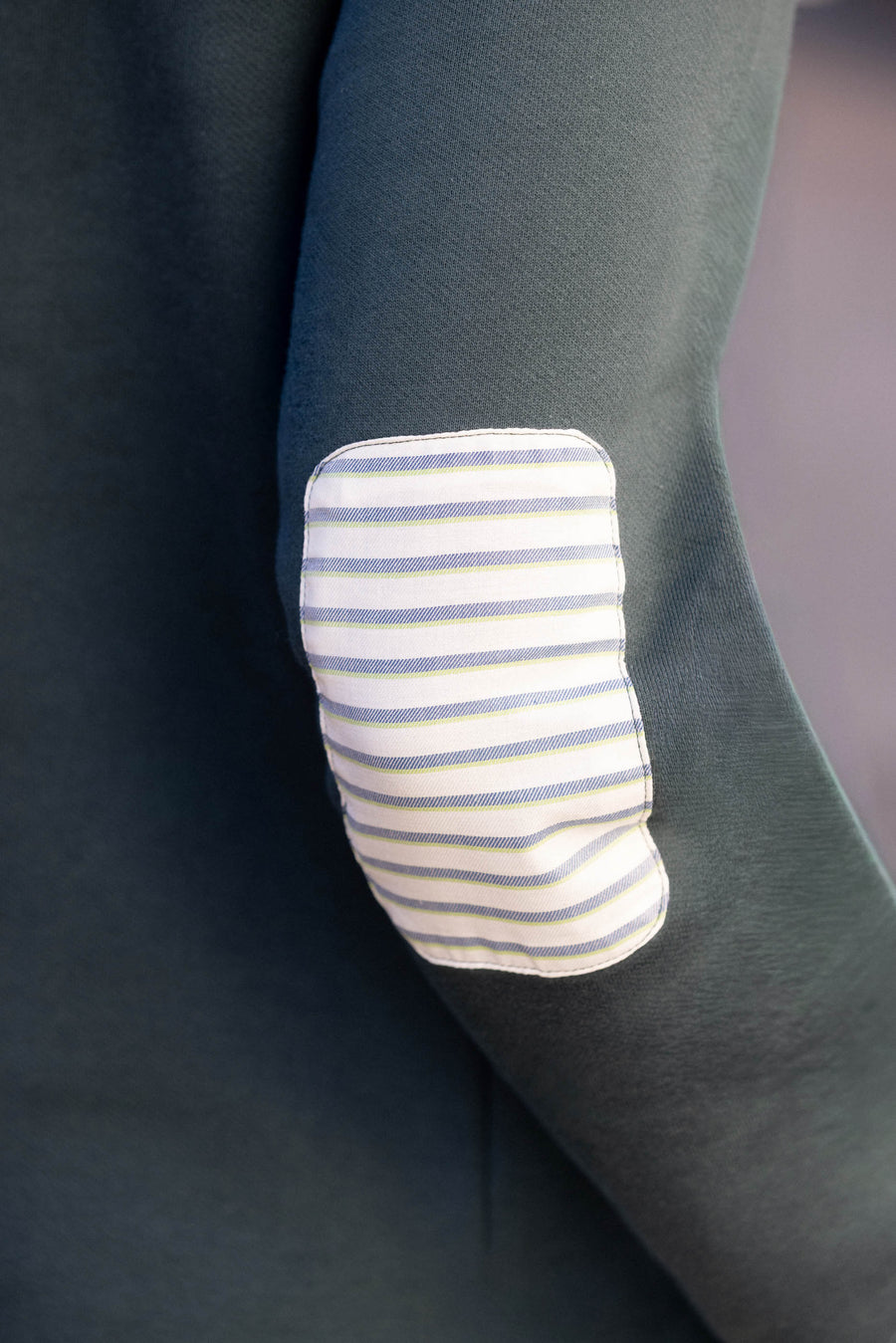 sweat_homme_vert_foret_avec_coudieres_