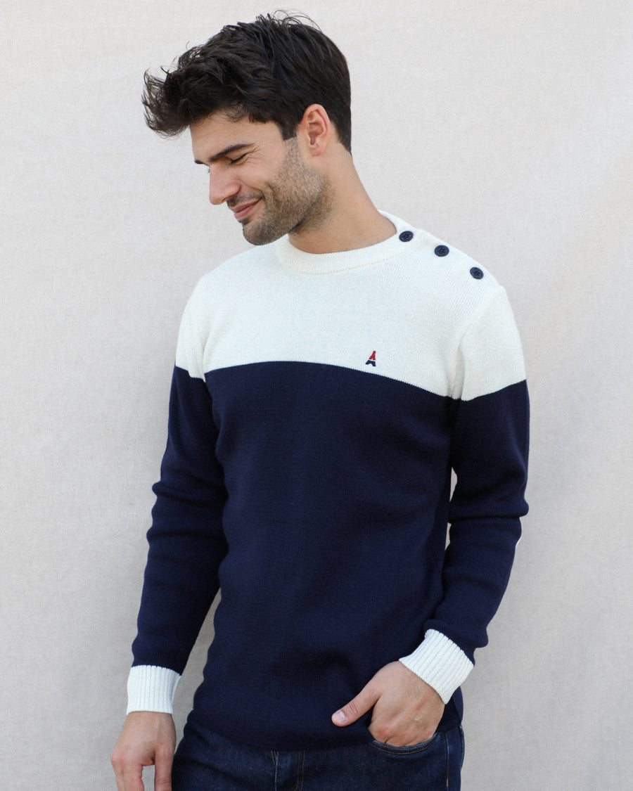 pull bleu tricoté en France