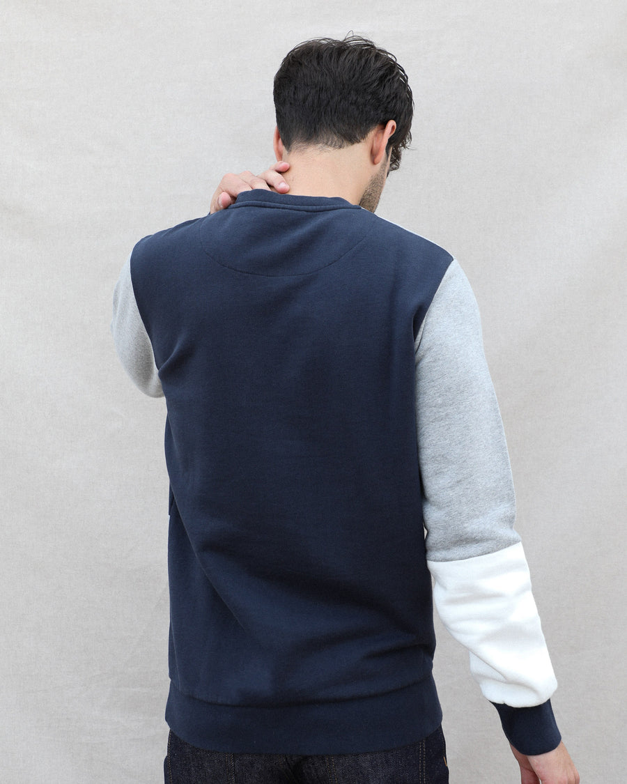 homme de dos en sweat coton bio