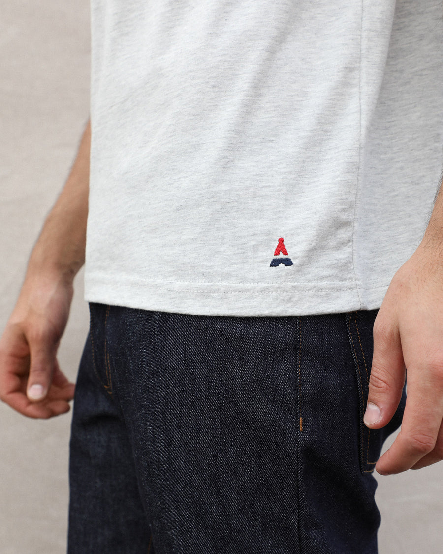 t-shirt logo brodé